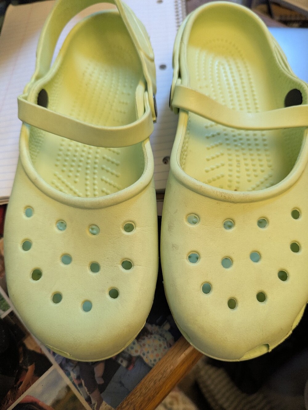 Women's Mint Green Comfort  Crocs Heel Strap  Sz 8